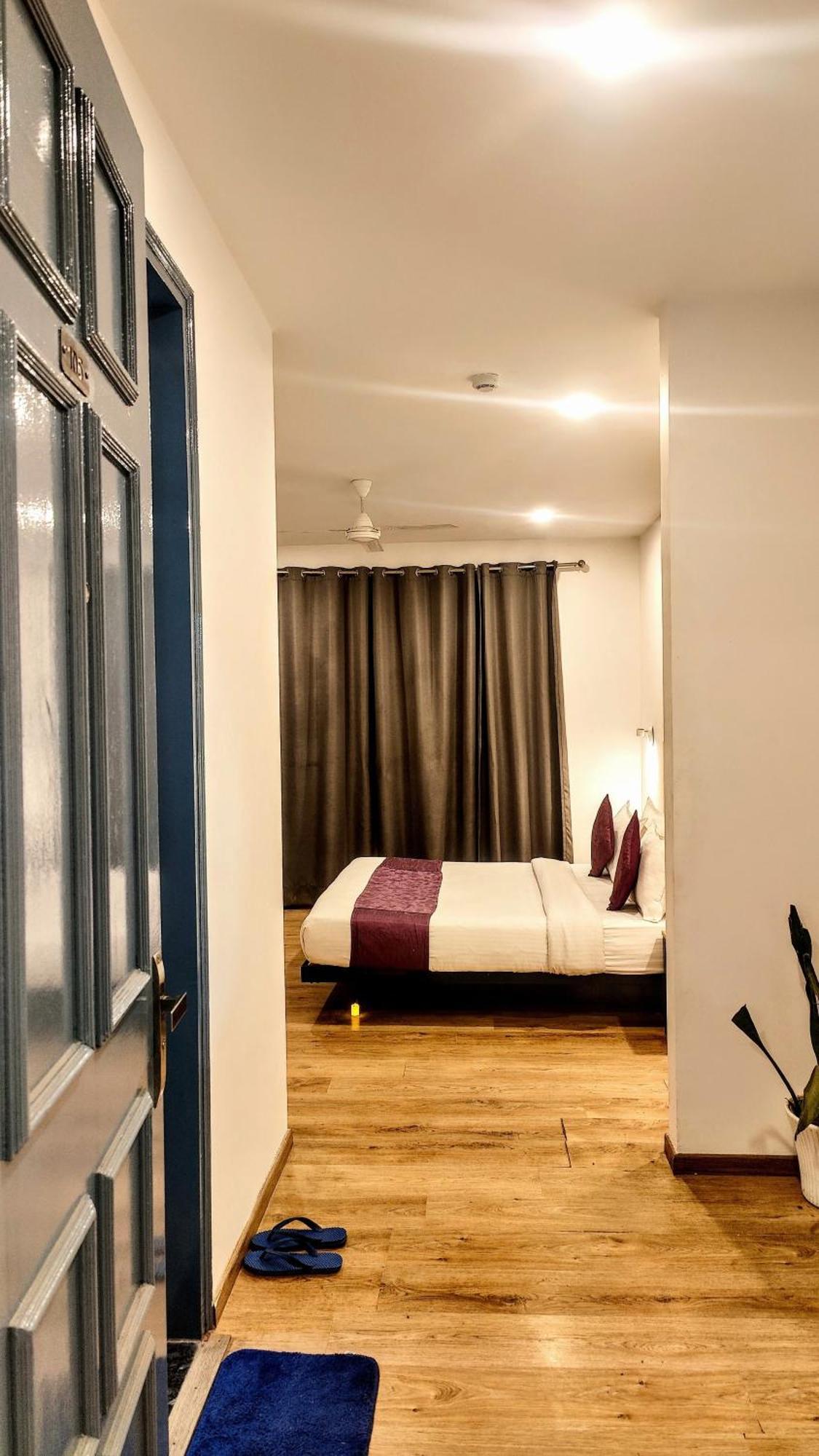 Mavens White Artemis Hospital Road Sector 52 Gurgaon Hotel Buitenkant foto