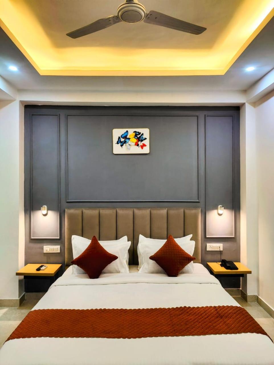 Mavens White Artemis Hospital Road Sector 52 Gurgaon Hotel Buitenkant foto