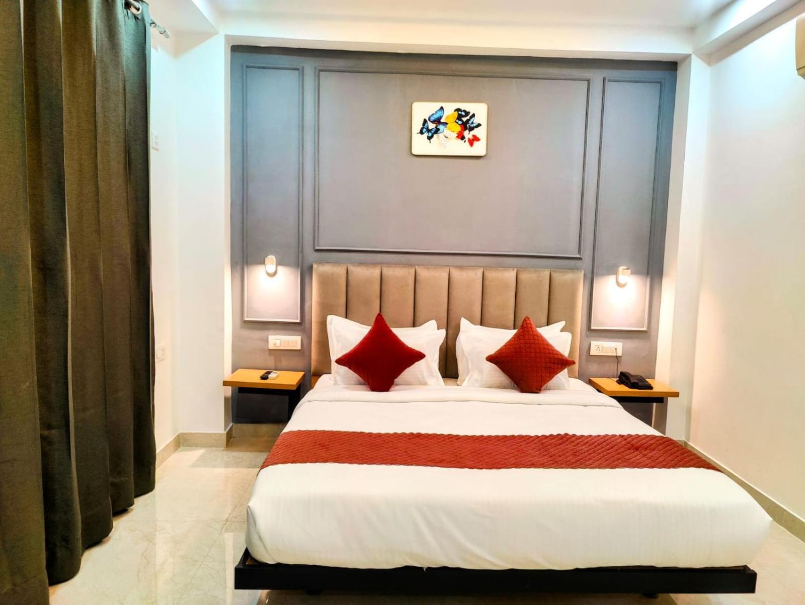 Mavens White Artemis Hospital Road Sector 52 Gurgaon Hotel Buitenkant foto